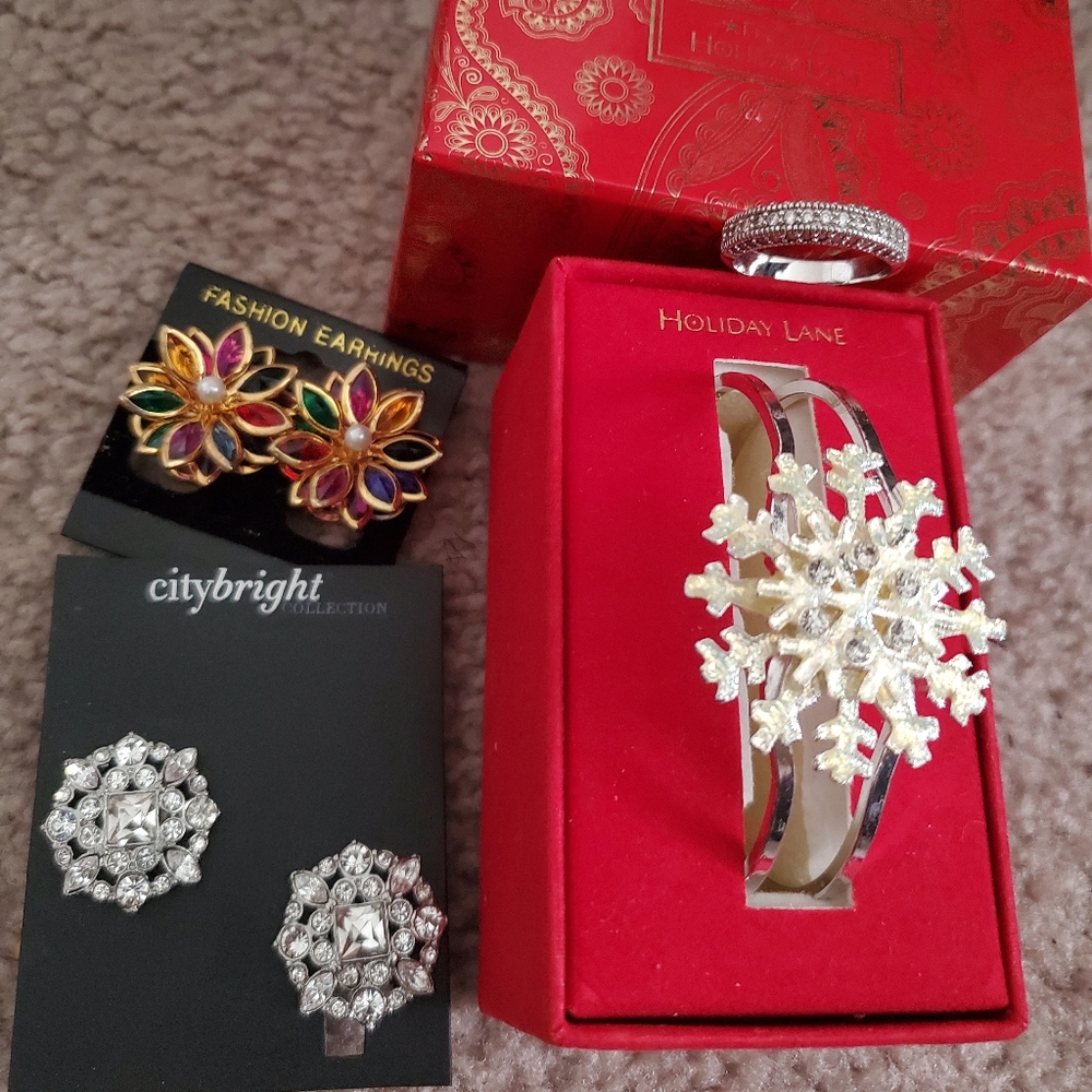Jewelry bundle ring bracelet earrings
